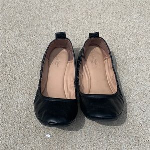 Black ballet flats size 7.5